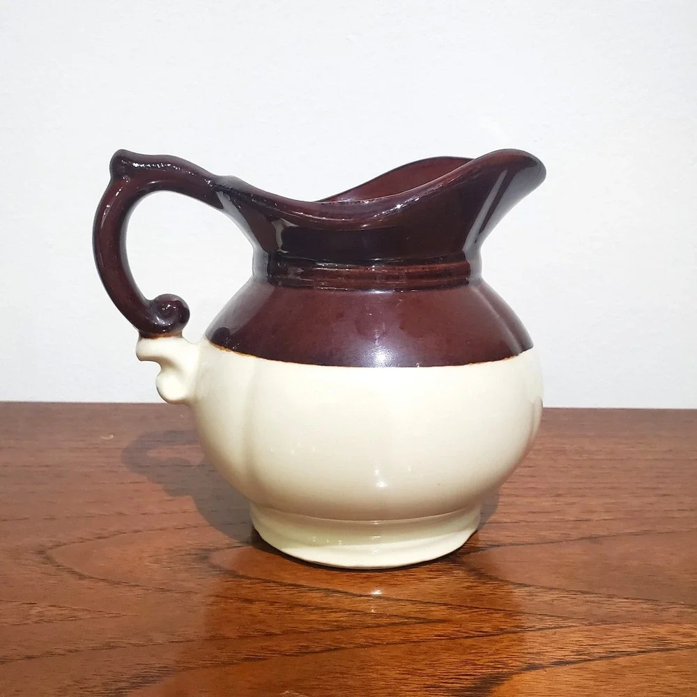 Vintage McCoy USA Art Pottery Pitcher Brown & Ivory Fruit Patter #7528‎ USA